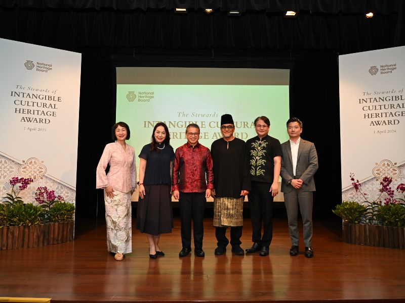 Minister for Culture, Community and Youth & Second Minister for Law Mr Edwin Tong together with the recipients of the Stewards of ICH Award 2023