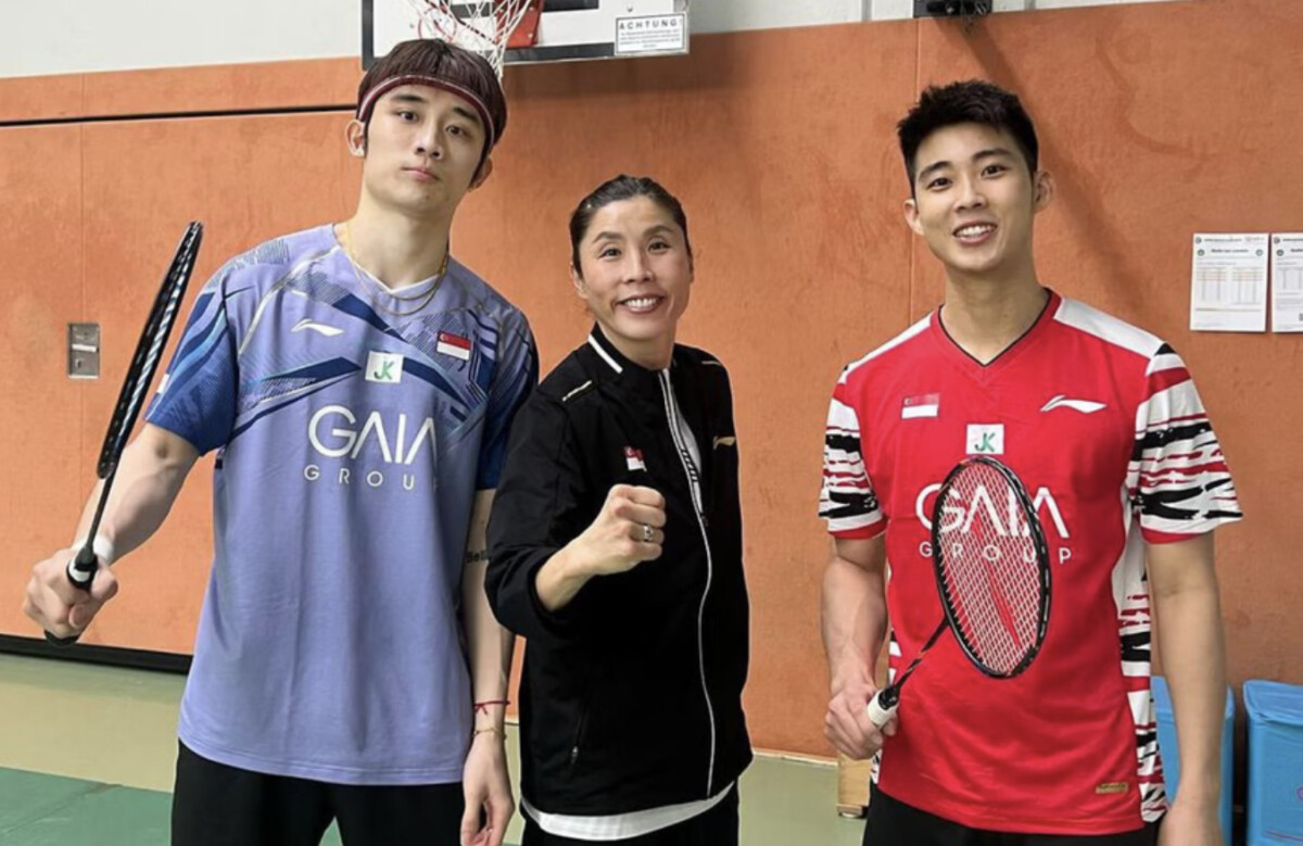 Loh Kean Yew with Singapore badminton coach preparing for 2026 season