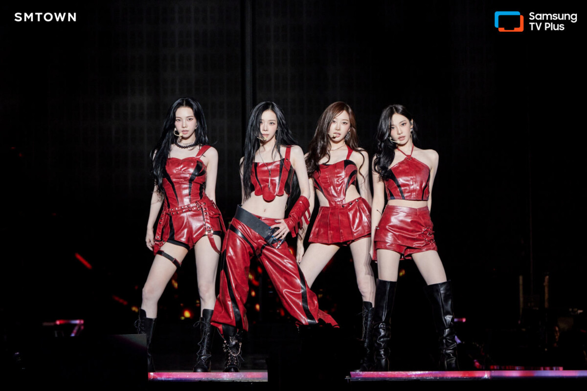 aespa performing on stage at their SYNK : COMPLæXITY concert in Seoul