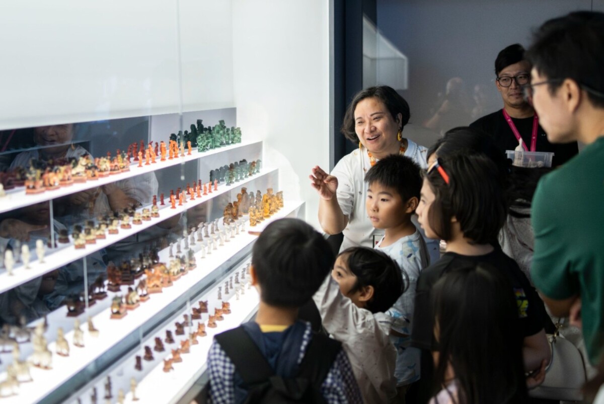 Crosscurrents curator tour for kids at ACM Adventures: Patterns & Prints