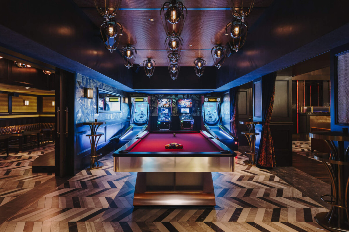 Avenue lounge at Marina Bay Sands interior