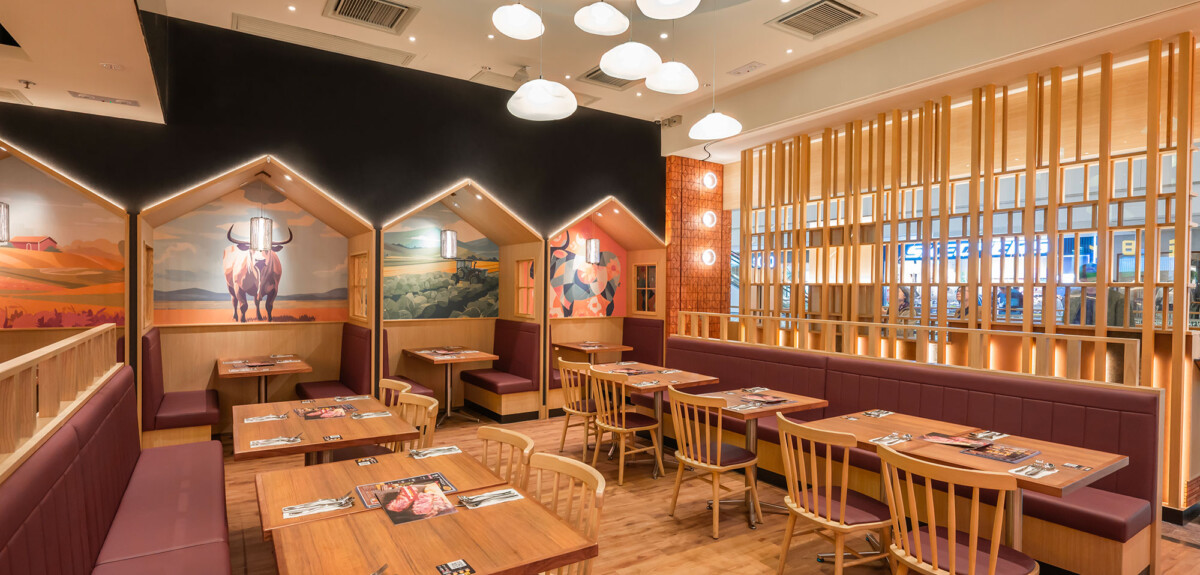 Bari Bari Steak dining area with house-style booths at mall outlet