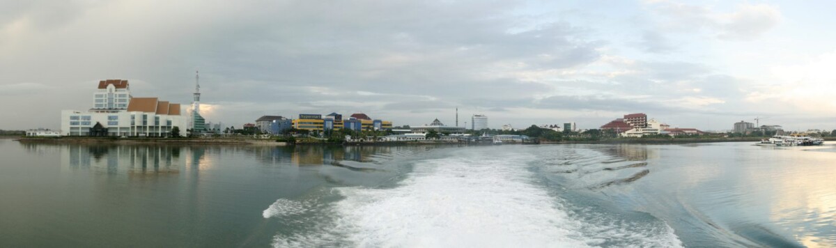 Batam ferry from Singapore arrives at Batam Centre harbour