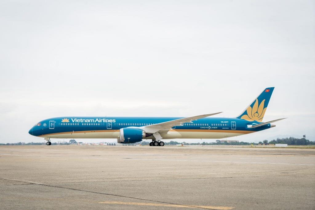 Vietnam Airlines Boeing 787 on the tarmac