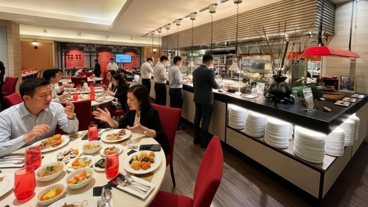 Carousel live seafood station at Royal Plaza on Scotts