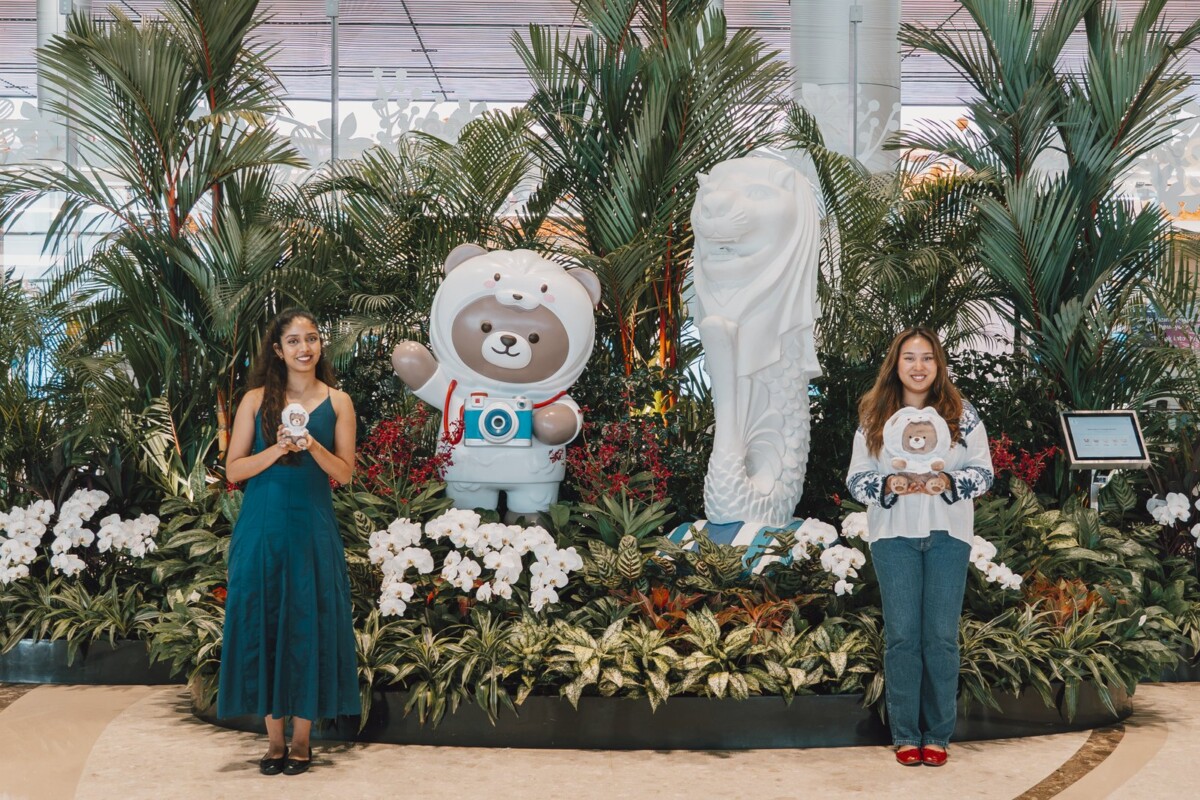 T4 Buddy Bear and Merlion SG61 display at Changi Airport