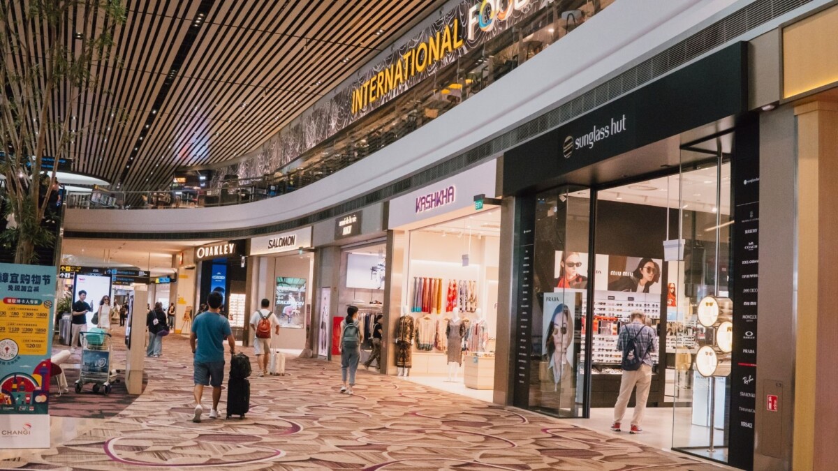 Changi Airport Terminal 4 airside retail and dining concourse