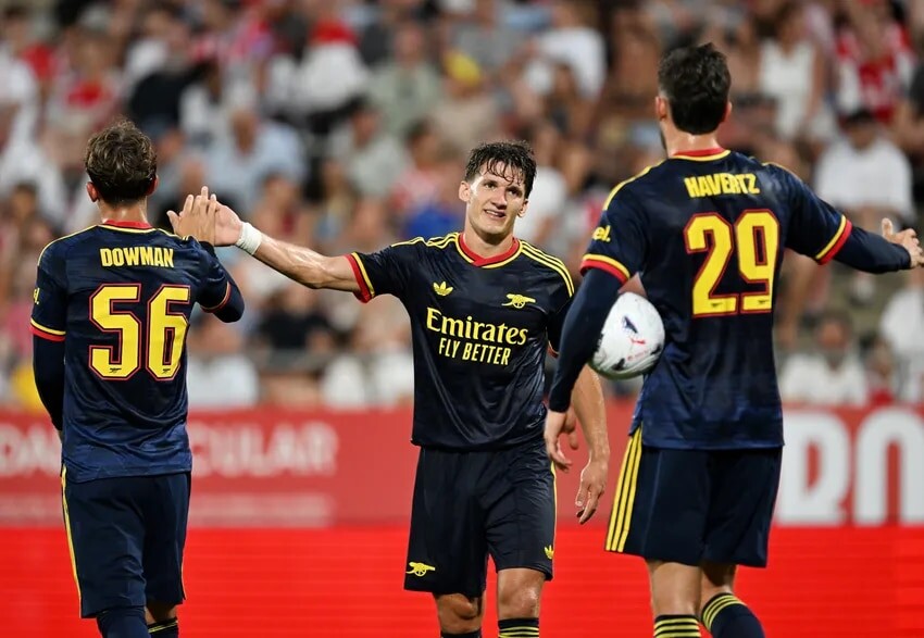 Christos Tzolis Arsenal pre-season Girona EPL 2026/27
