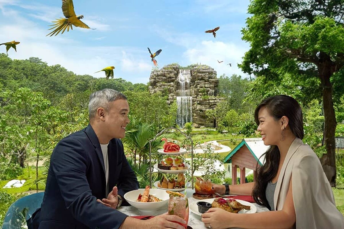 Crimson Restaurant Bird Paradise Mandai flamingos dining view