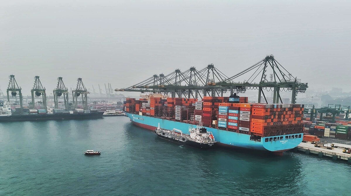 Tanker Golden Centaurus bunkering ethanol into container ship Maersk Halifax at Pasir Panjang Terminal