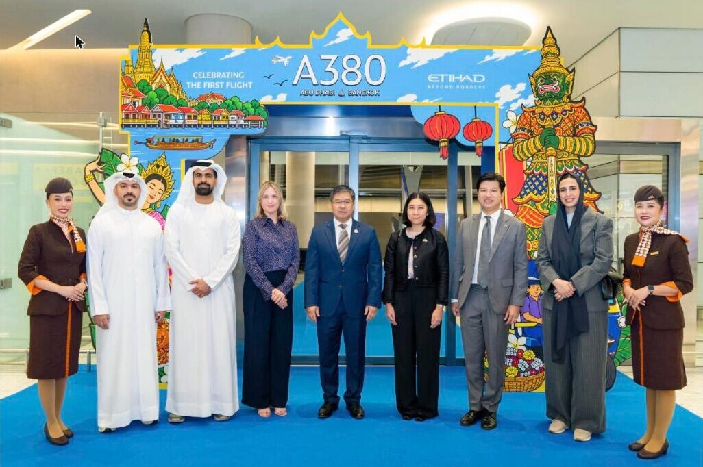 Etihad executives and cabin crew at the A380 inaugural flight welcome in Bangkok