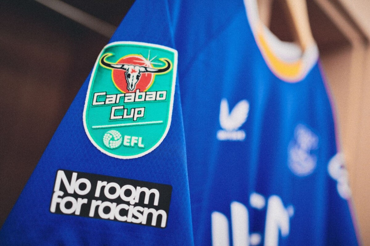 Carabao Cup sleeve badge on an Everton home shirt