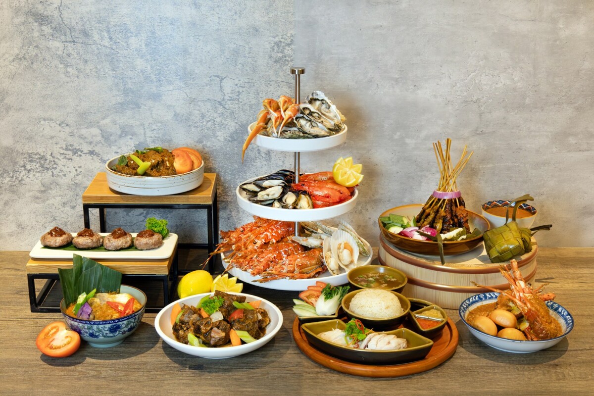 Wagyu seafood buffet spread at Atrium Restaurant Holiday Inn