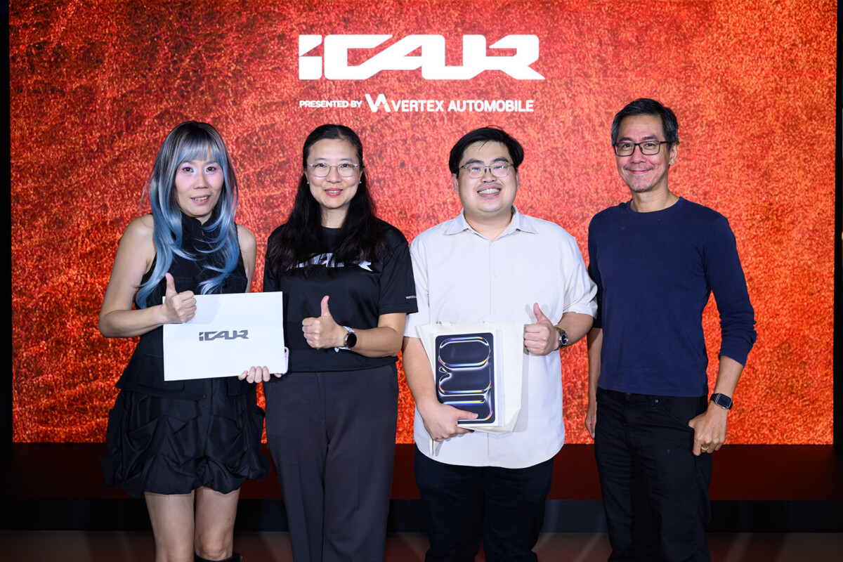 Top three iCAUR V23 range challenge finishers with Vertex Automobile Executive Director Sng Khai Hing