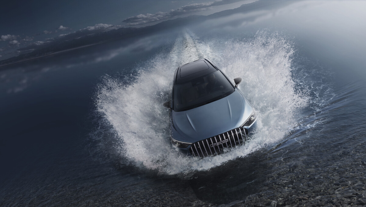 Jaecoo 8 Super Hybrid driving on sand dunes – Singapore launch 2026