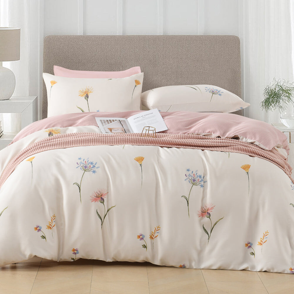 Jean Perry Oakridge fitted sheet and bed set in a bedroom