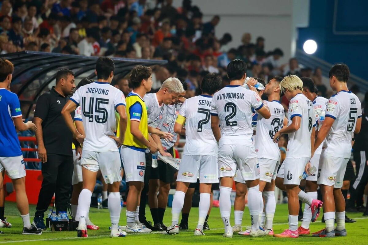 Keisuke Honda on the touchline as FC Jurong beat Young Lions at Jalan Besar