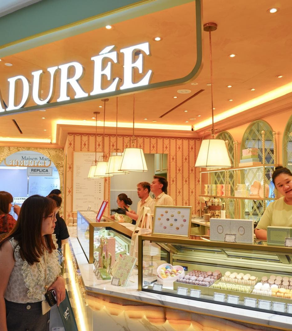 Laduree Takashimaya boutique counter