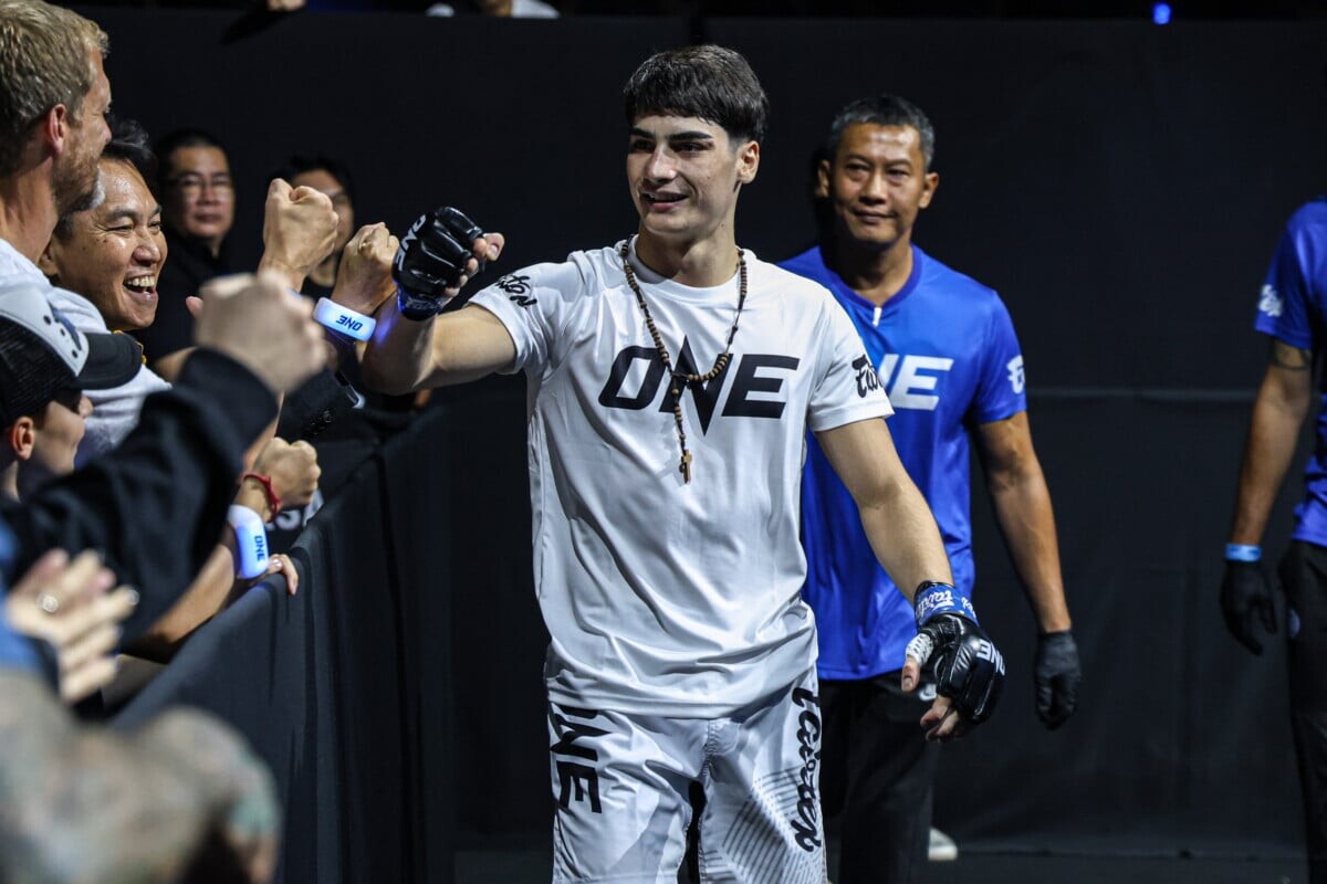 Lenny Blasi greets fans after The Inner Circle 28 Muay Thai main event in Bangkok