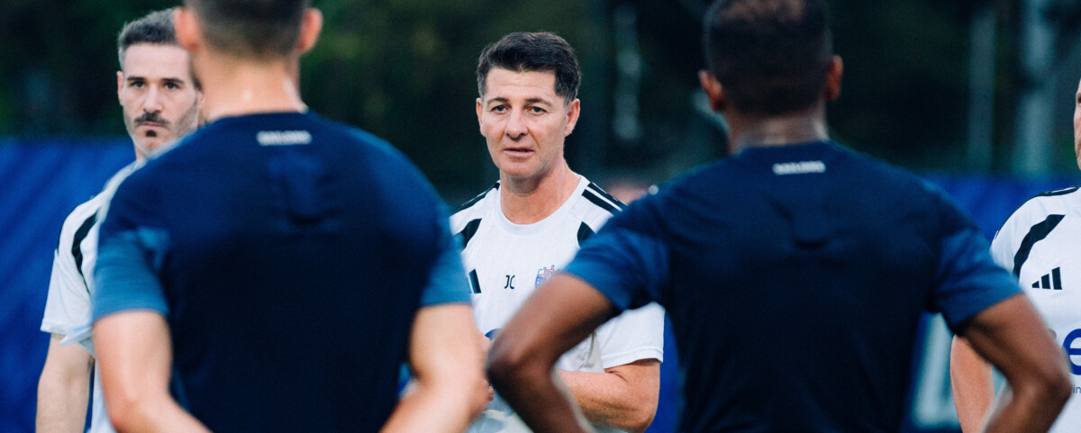Tampines vs Lion City Sailors head coach Jesus Casas