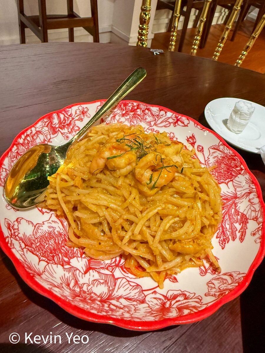 Martina's Kitchen dry laksa signature dish with thick white bee hoon