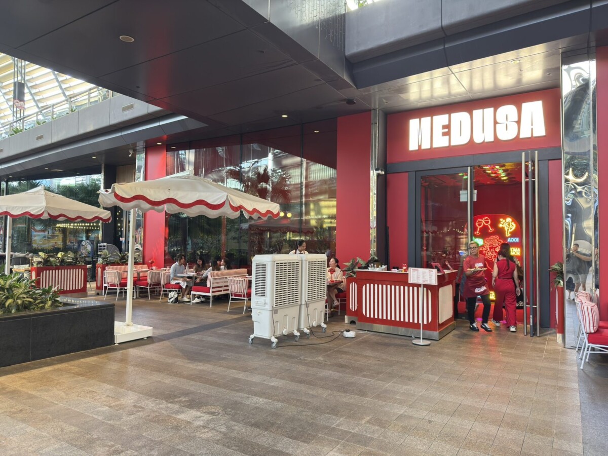 Medusa Osteria Romana entrance and outdoor seating at South Beach Avenue
