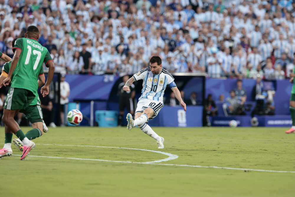 Lionel Messi in action during Argentina's 3-0 win over Algeria at the 2026 FIFA World Cup in Kansas City