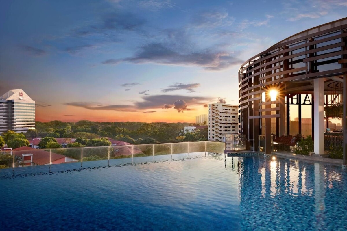 Infinity pool at Momentus Hotel Alexandra in the evening