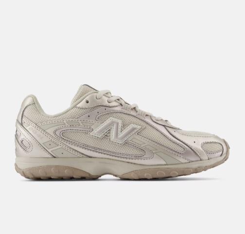 New Balance 204L low-profile sneaker in cream