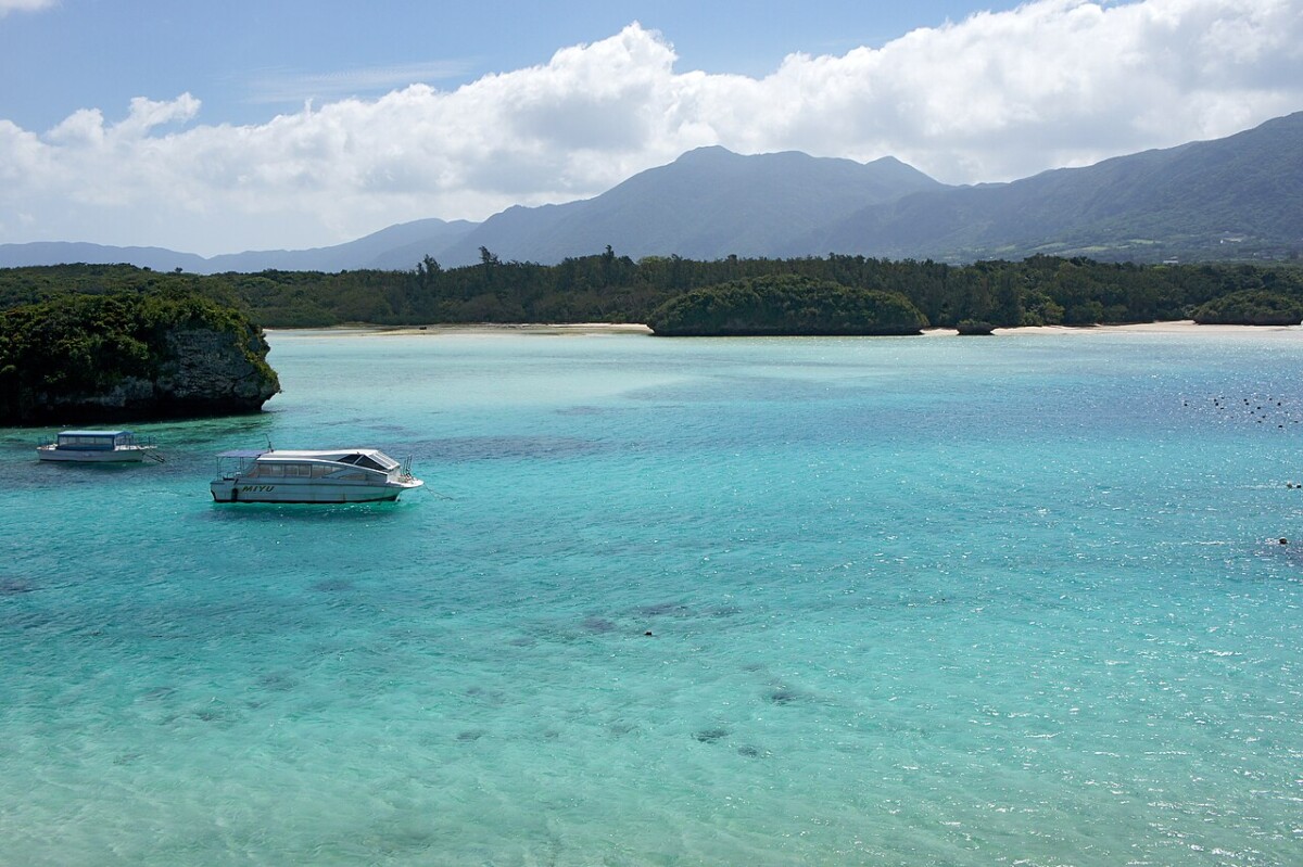 Kabira Bay in Okinawa, one of Scoot new destinations from Singapore
