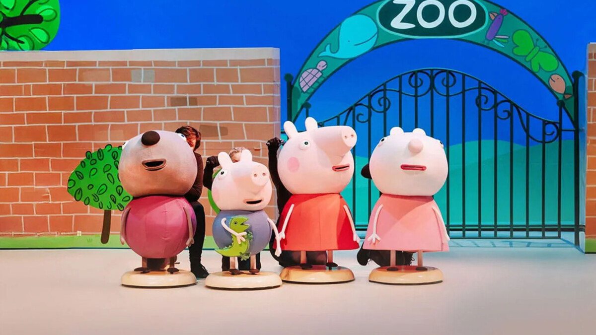 Peppa Pig Fun Day Out promotional cast visual for Esplanade Singapore
