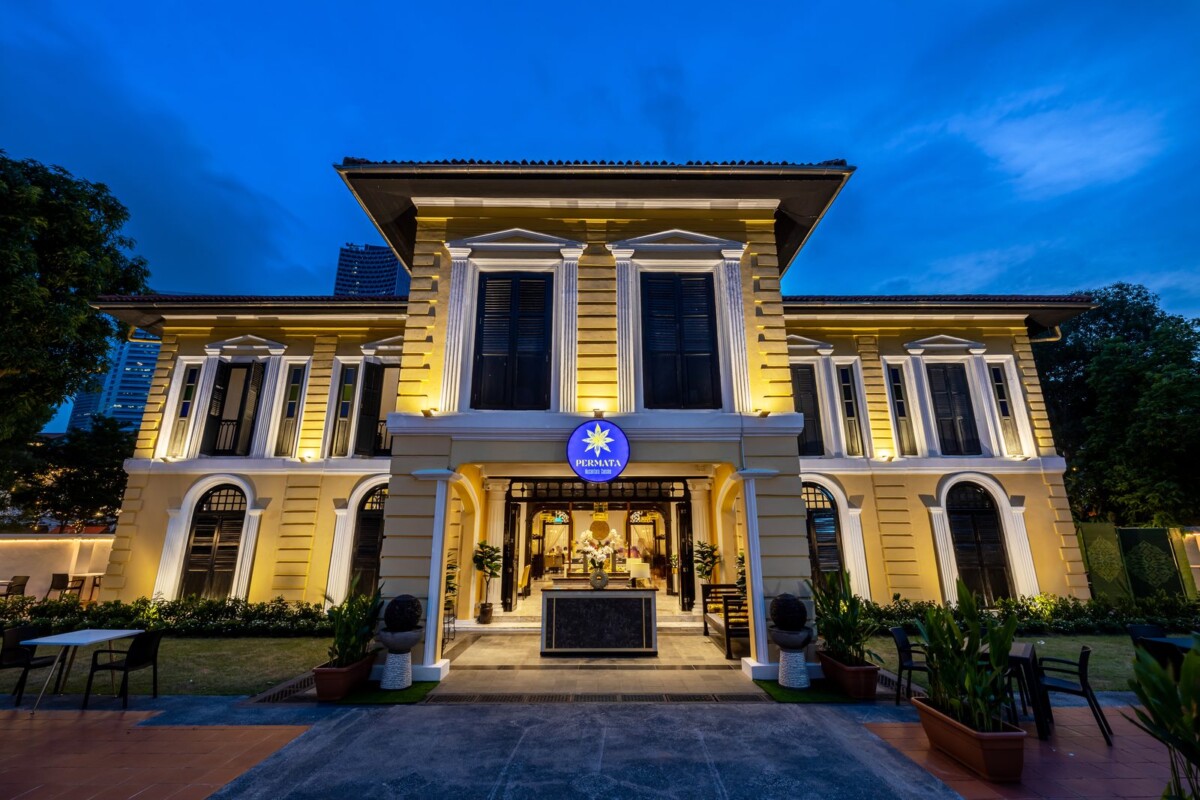 Permata halal buffet at Gedung Kuning Yellow Mansion in Kampong Glam, Singapore