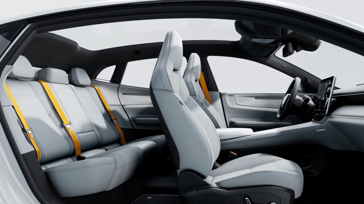 Polestar 4 cabin with panoramic roof and digital rear-view setup, official photograph