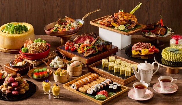 Rose Veranda mini buffet spread with maki, cakes and tea at Shangri-La Singapore