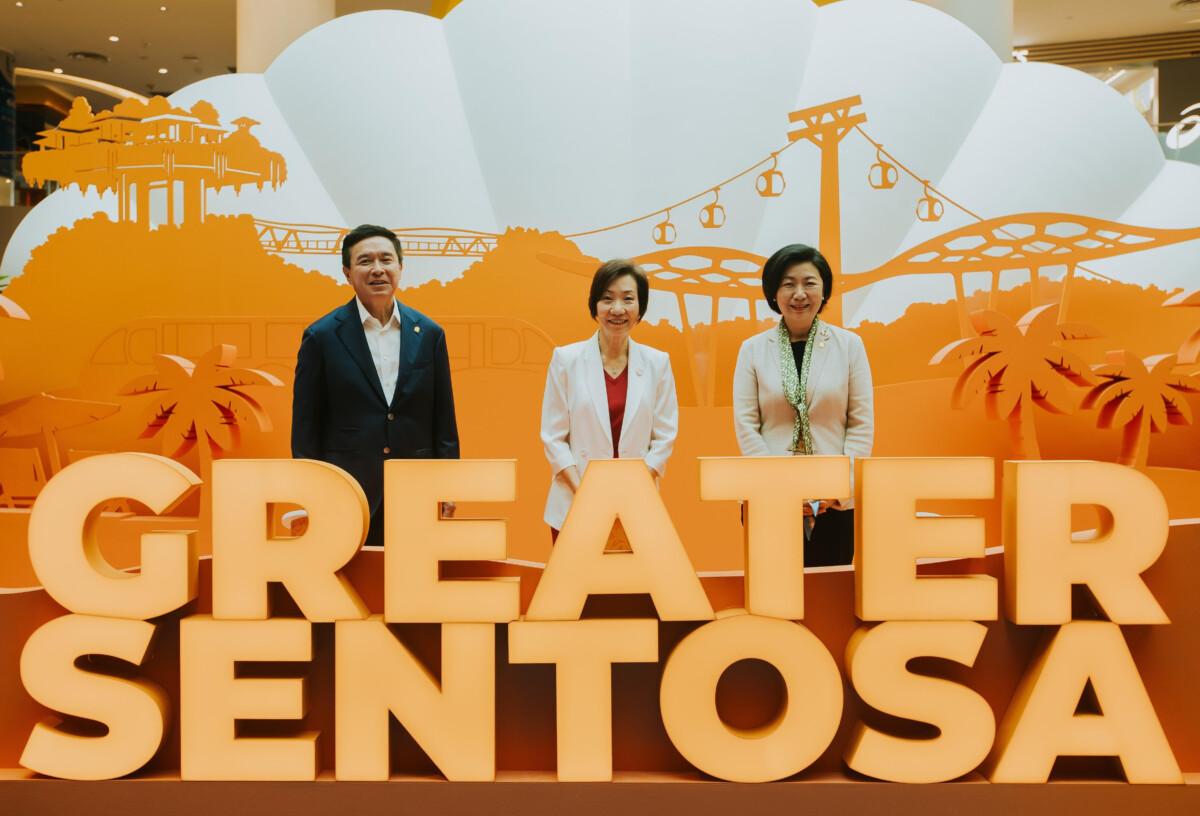 SDC Chairman Edmund Koh, Minister Grace Fu and CEO Thien Kwee Eng launch the Greater Sentosa Master Plan exhibition at VivoCity