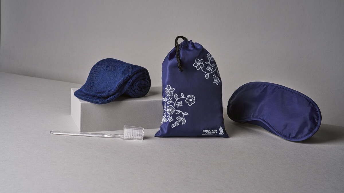 Singapore Airlines Economy Class amenity kit pouch