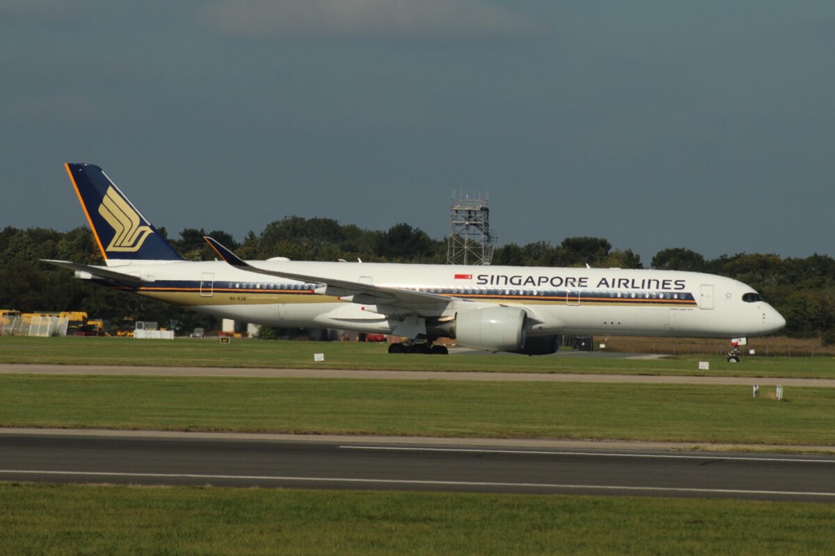 Singapore Airlines A350 at Manchester, part of the Singapore Airlines fare sale to Europe