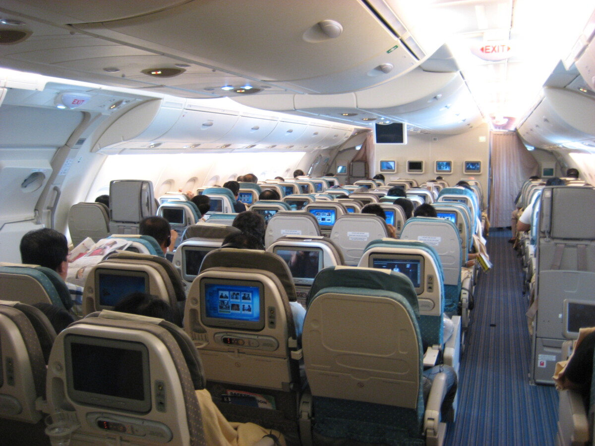 Singapore Airlines Starlink Wi-Fi A380 cabin