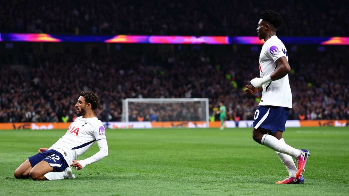 Omar Marmoush knee slides after scoring Tottenham's second goal against Coventry City