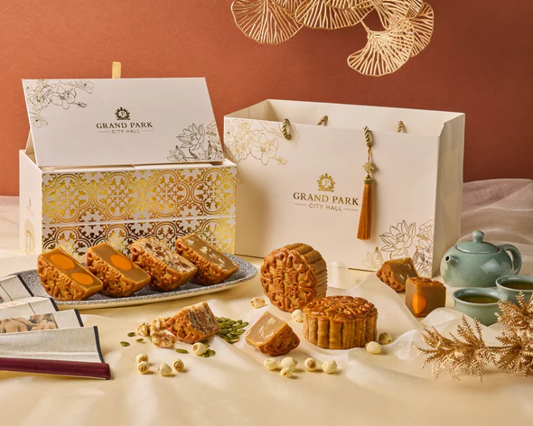Tablescape Grand Heritage Mid-Autumn Collection mooncakes and gift boxes from Grand Park City Hall