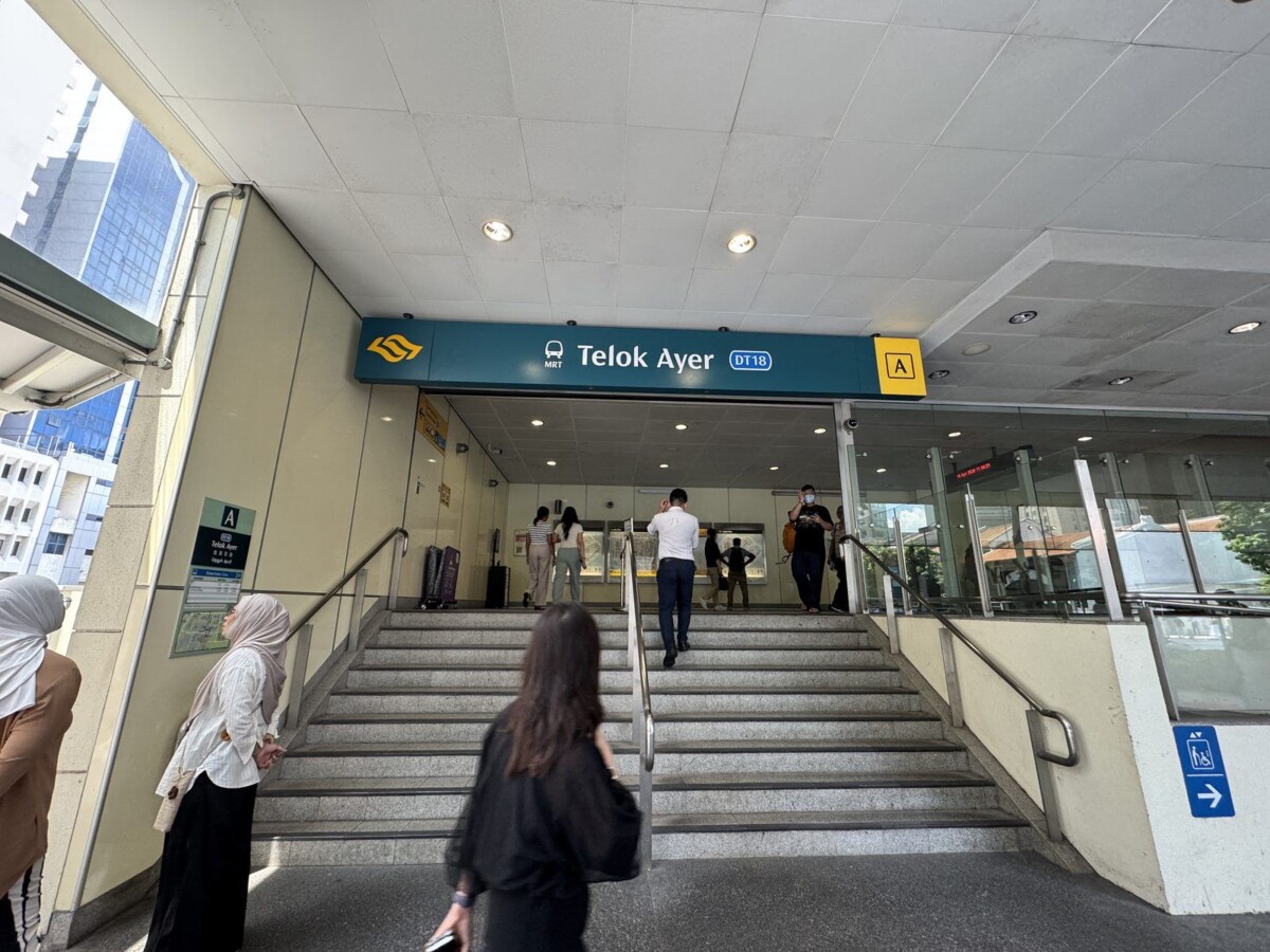 Telok Ayer MRT station exit A on the Downtown Line, the closest exit to MODU Samgyetang