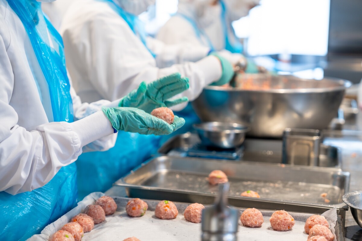Tsuklio kitchen staff preparing fresh meals