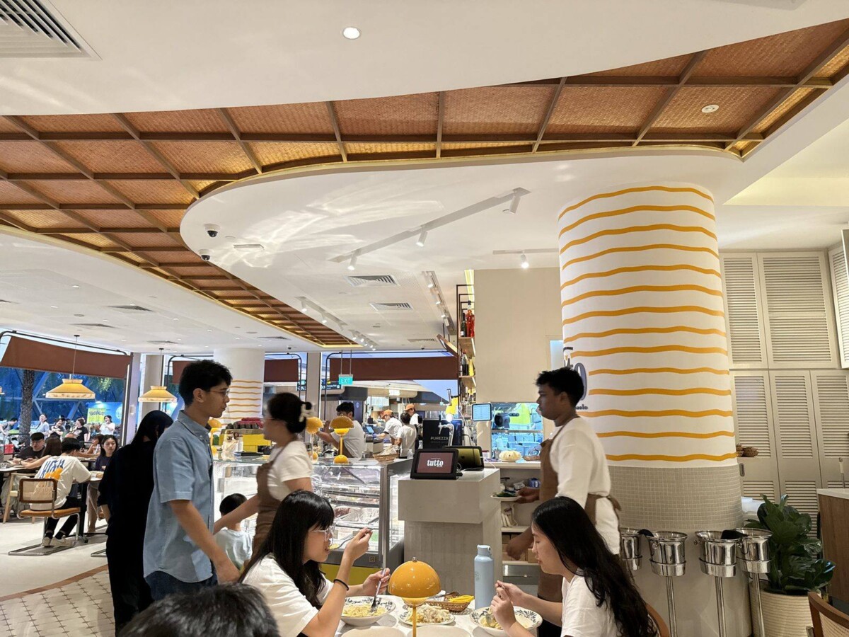 Tutto by Da Paolo interior at Jewel Changi with gelato counter and Cesca chairs