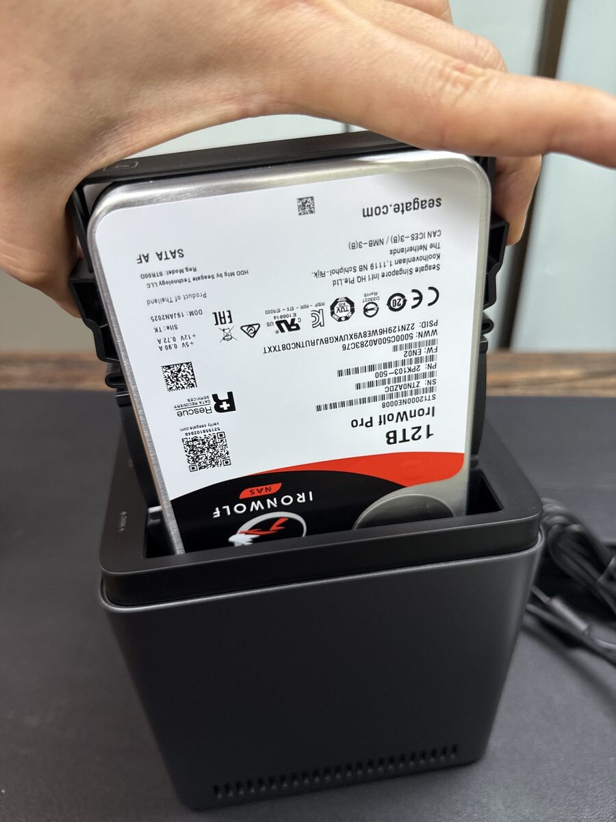 Installing a 12TB Seagate IronWolf Pro drive into the UGREEN DH4300 Plus